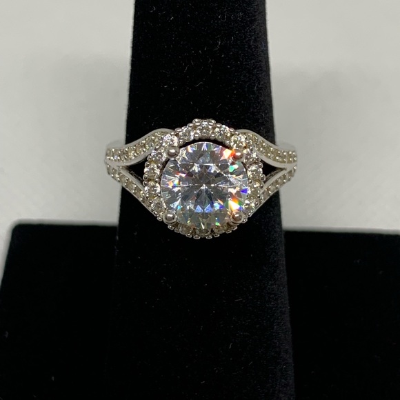 Flawless K-Star Simulated Diamond Ring - Picture 4 of 12